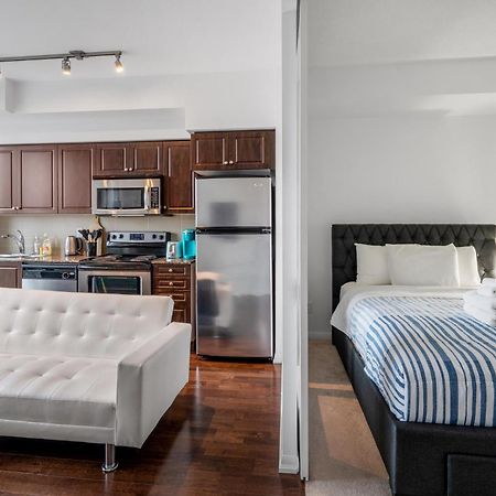 Downtown Toronto 1 Bdrm Condo With Parking And Views Extérieur photo