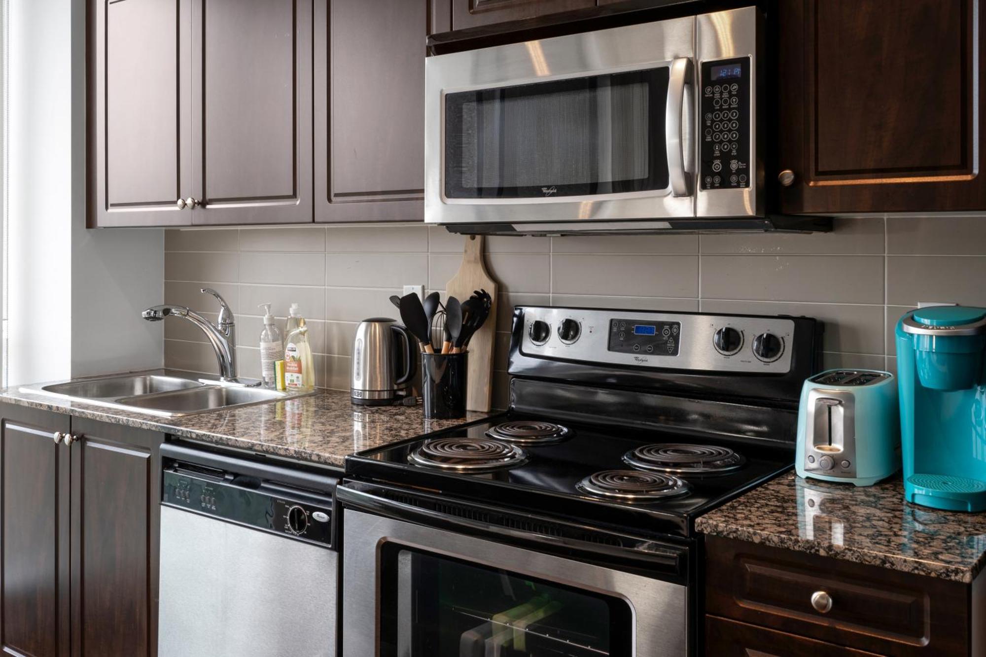 Downtown Toronto 1 Bdrm Condo With Parking And Views Extérieur photo