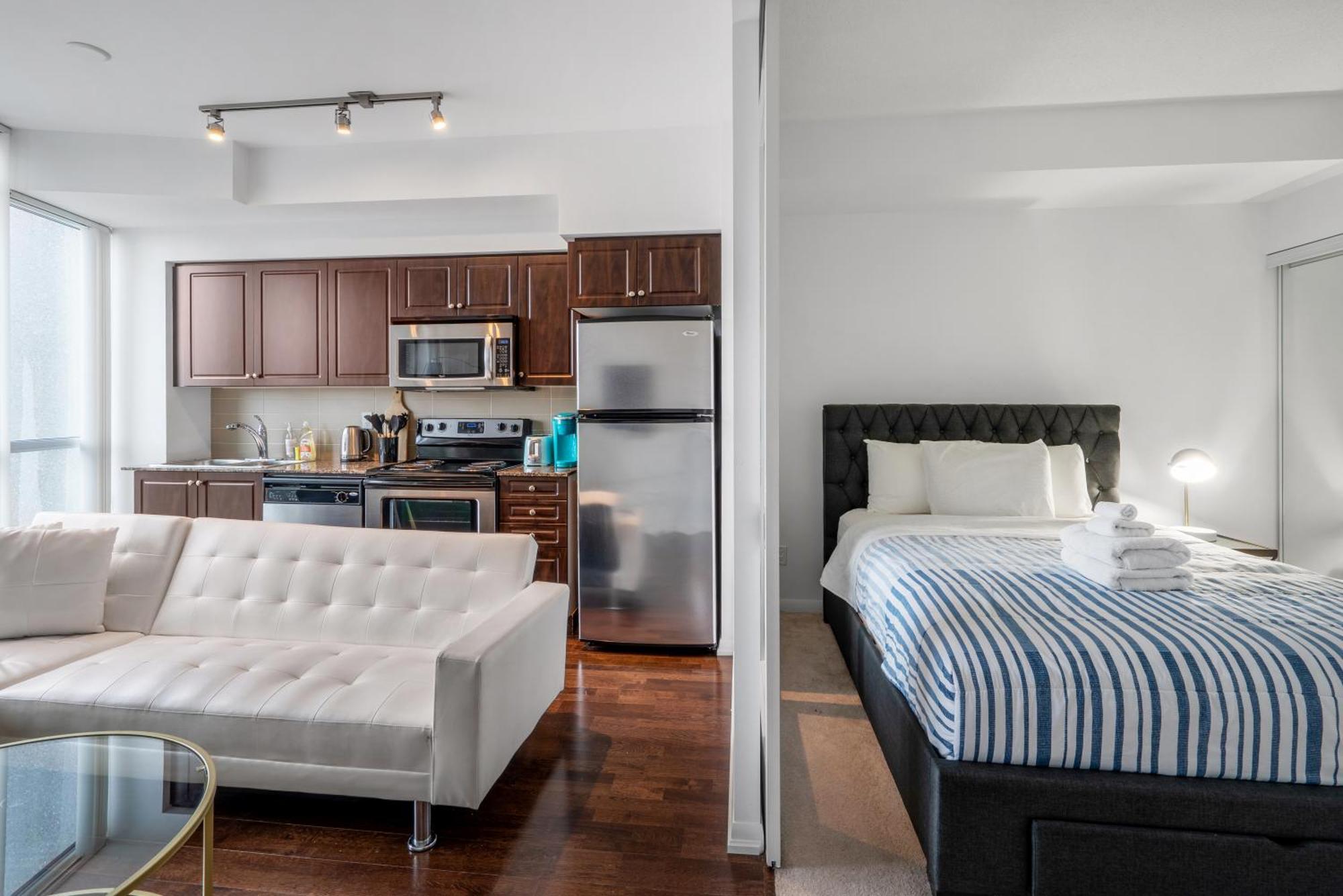 Downtown Toronto 1 Bdrm Condo With Parking And Views Extérieur photo