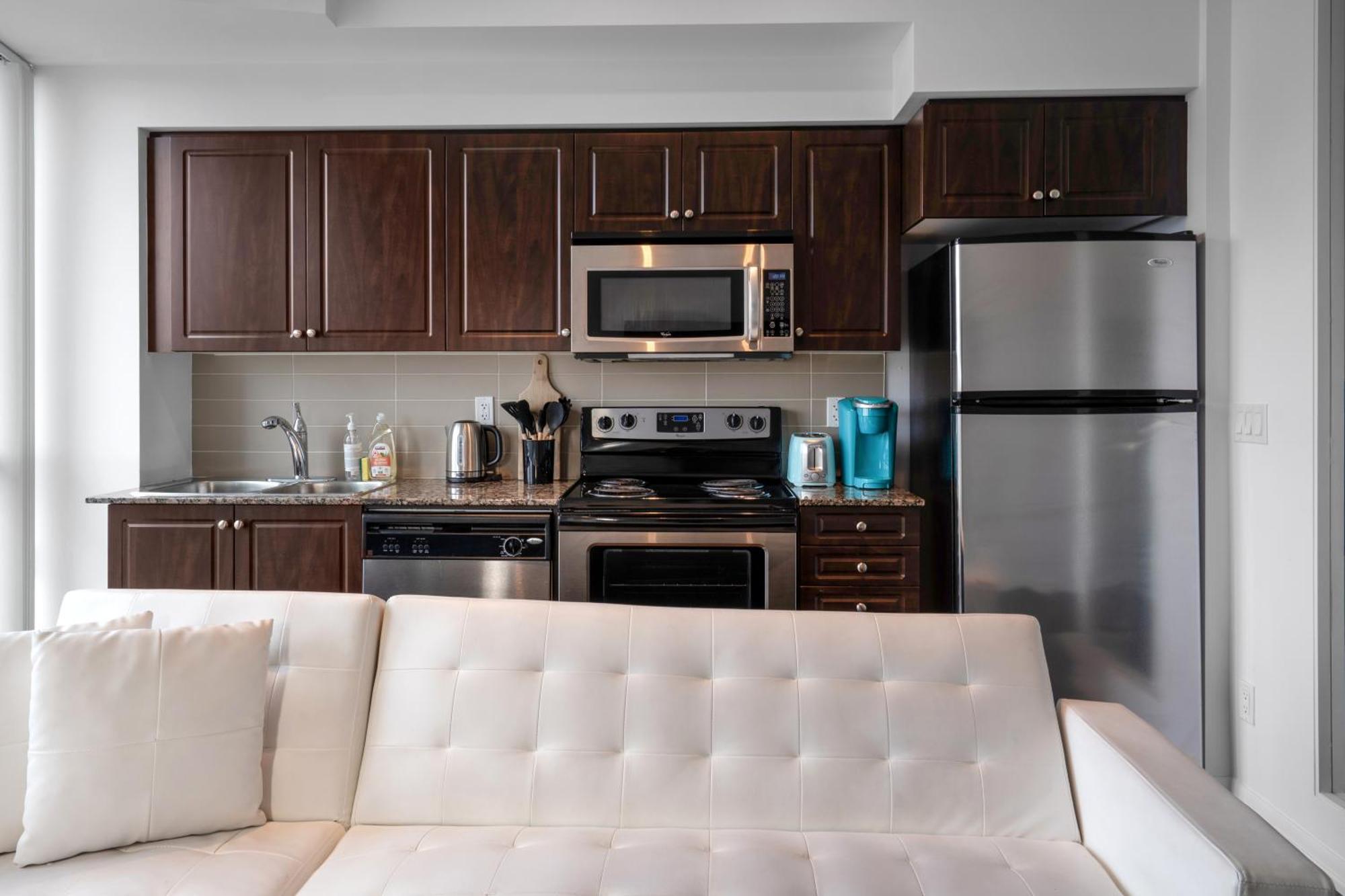 Downtown Toronto 1 Bdrm Condo With Parking And Views Extérieur photo