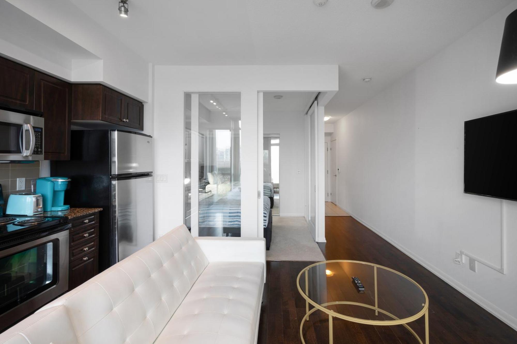 Downtown Toronto 1 Bdrm Condo With Parking And Views Extérieur photo