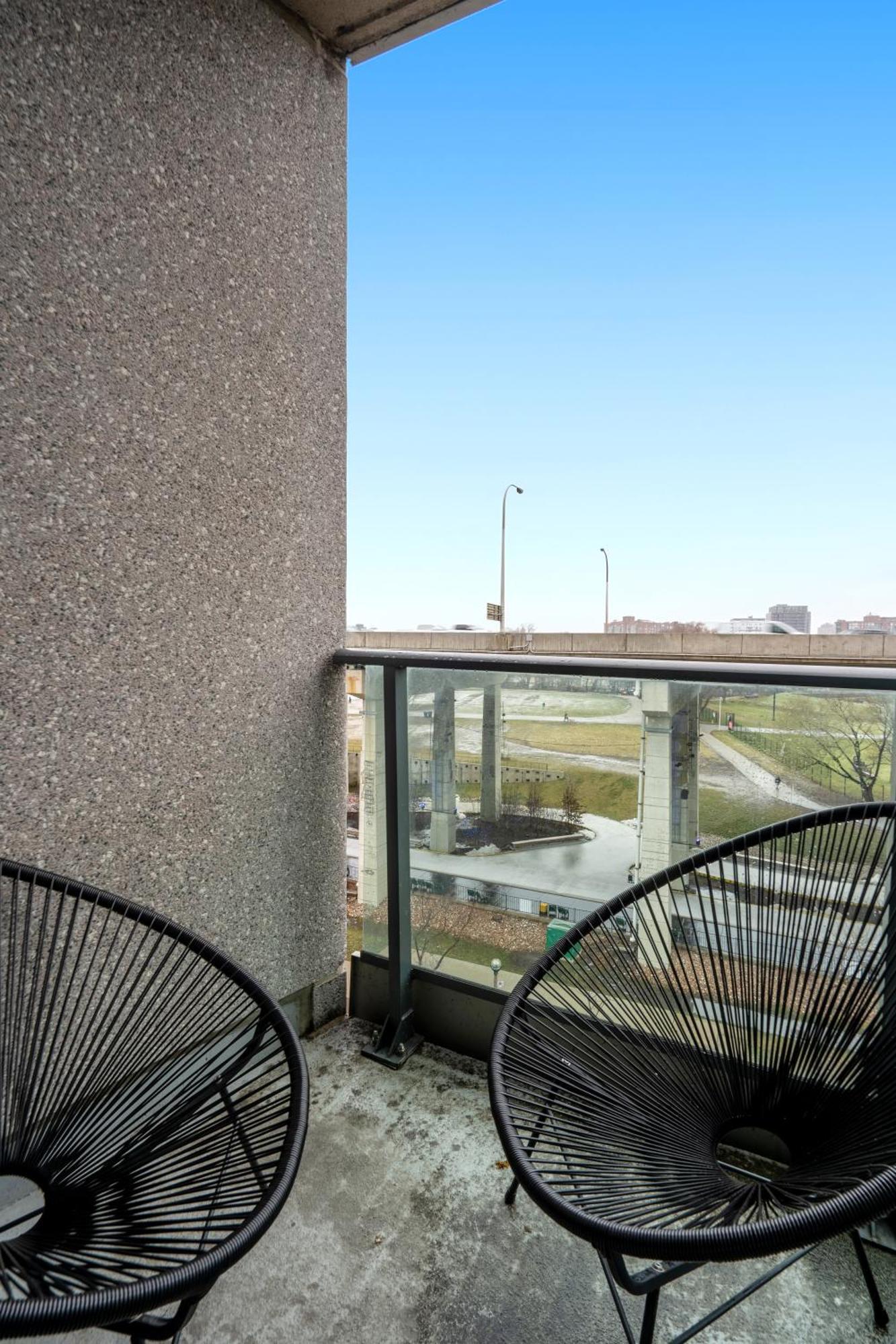Downtown Toronto 1 Bdrm Condo With Parking And Views Extérieur photo