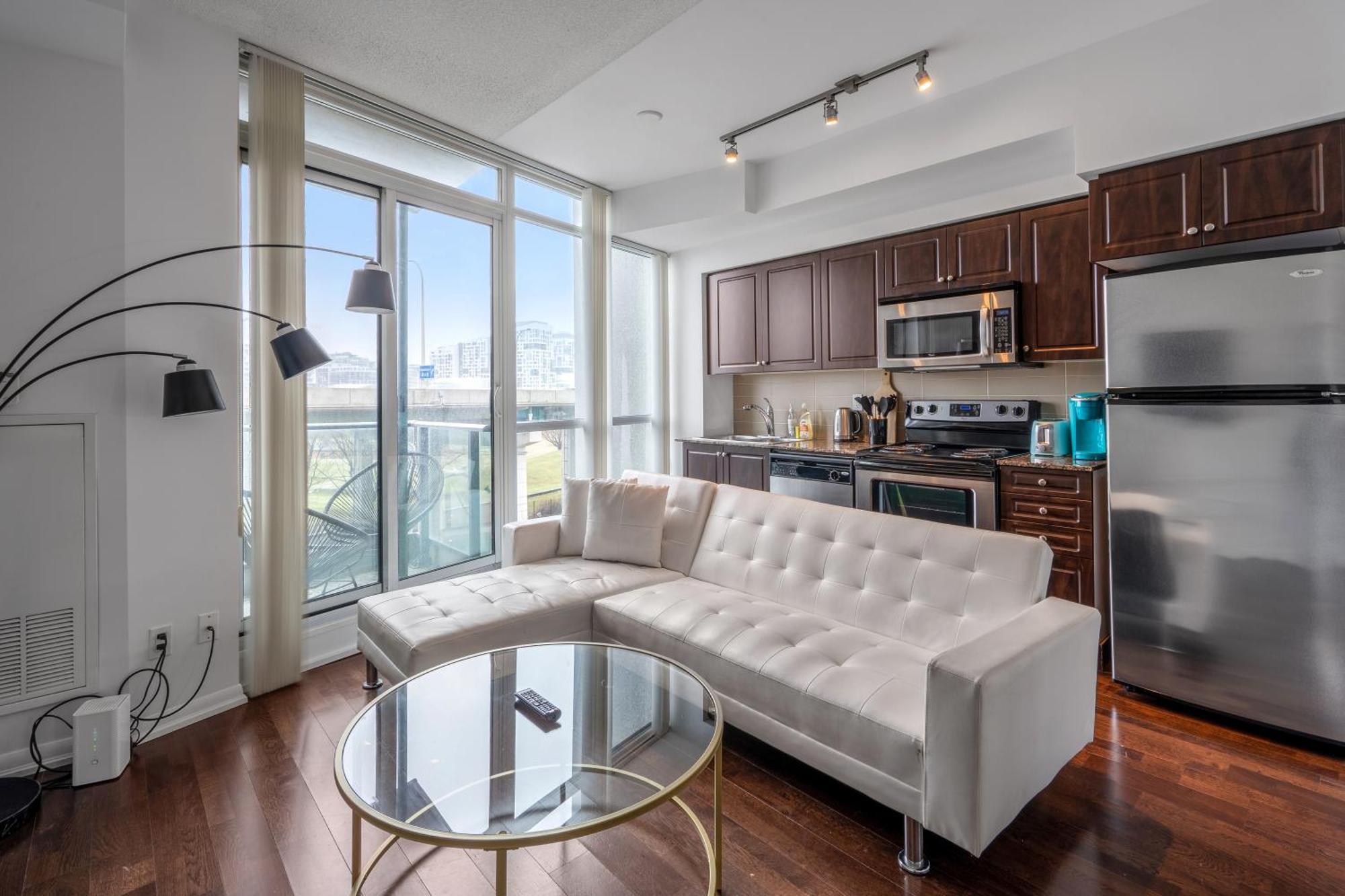 Downtown Toronto 1 Bdrm Condo With Parking And Views Extérieur photo